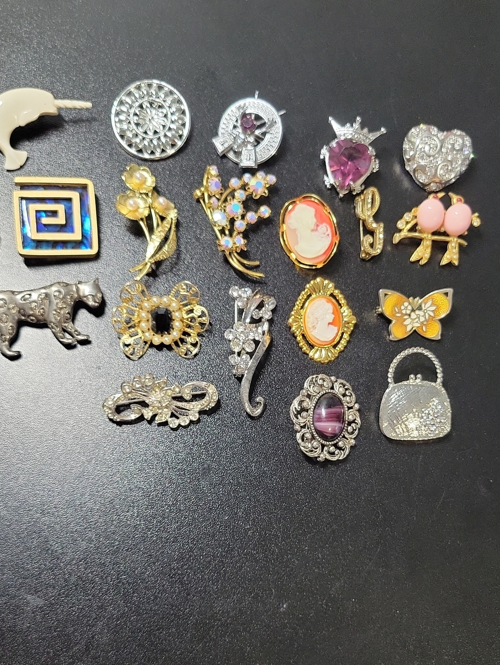 Assorted Women's Jewelry Brooch Lot Of 20 Pin Collection - Pink,
